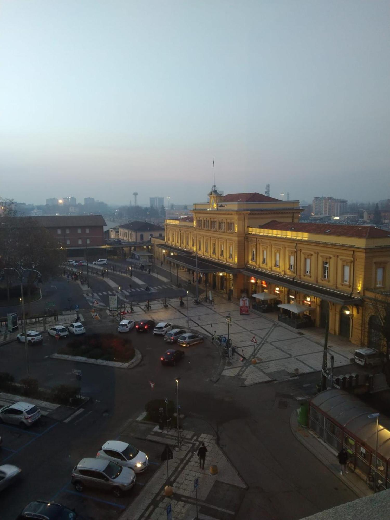 Grand Central By Alloro Su Treno - Affitti Brevi Italia Modena Eksteriør billede
